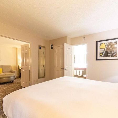 Doubletree Suites By Hilton At The Battery Atlanta Смирна Екстериор снимка