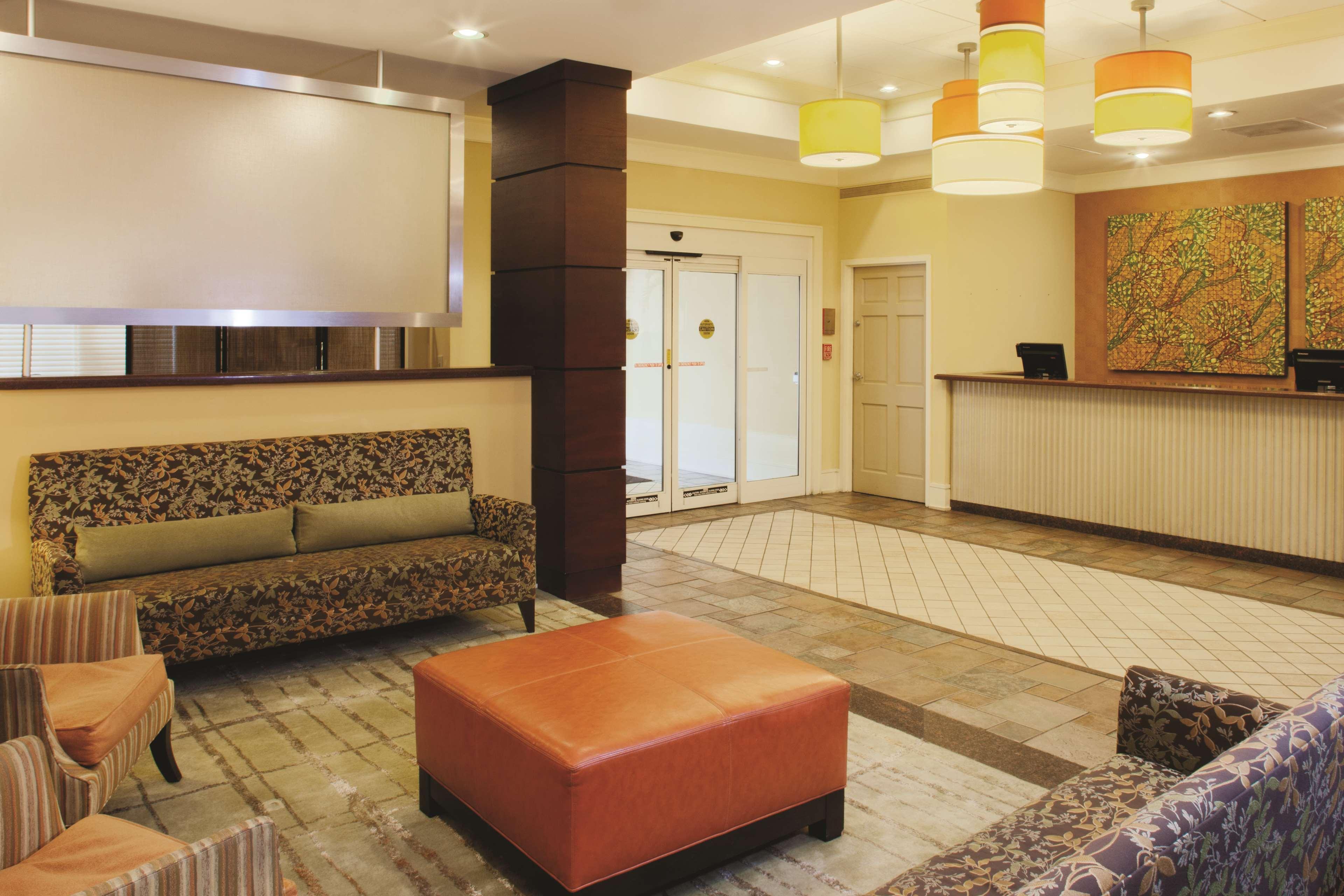 Doubletree Suites By Hilton At The Battery Atlanta Смирна Екстериор снимка