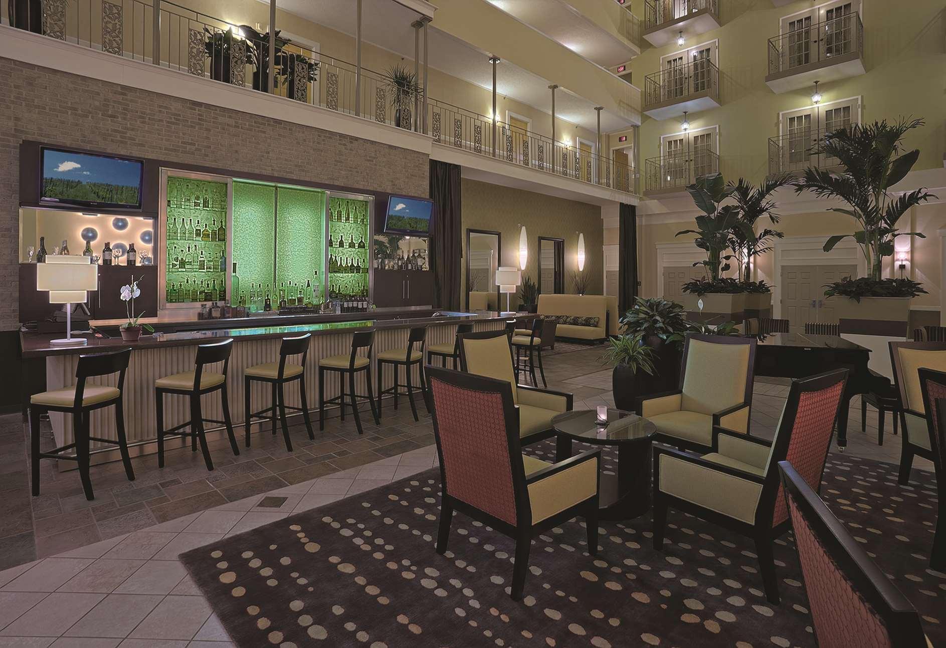 Doubletree Suites By Hilton At The Battery Atlanta Смирна Екстериор снимка