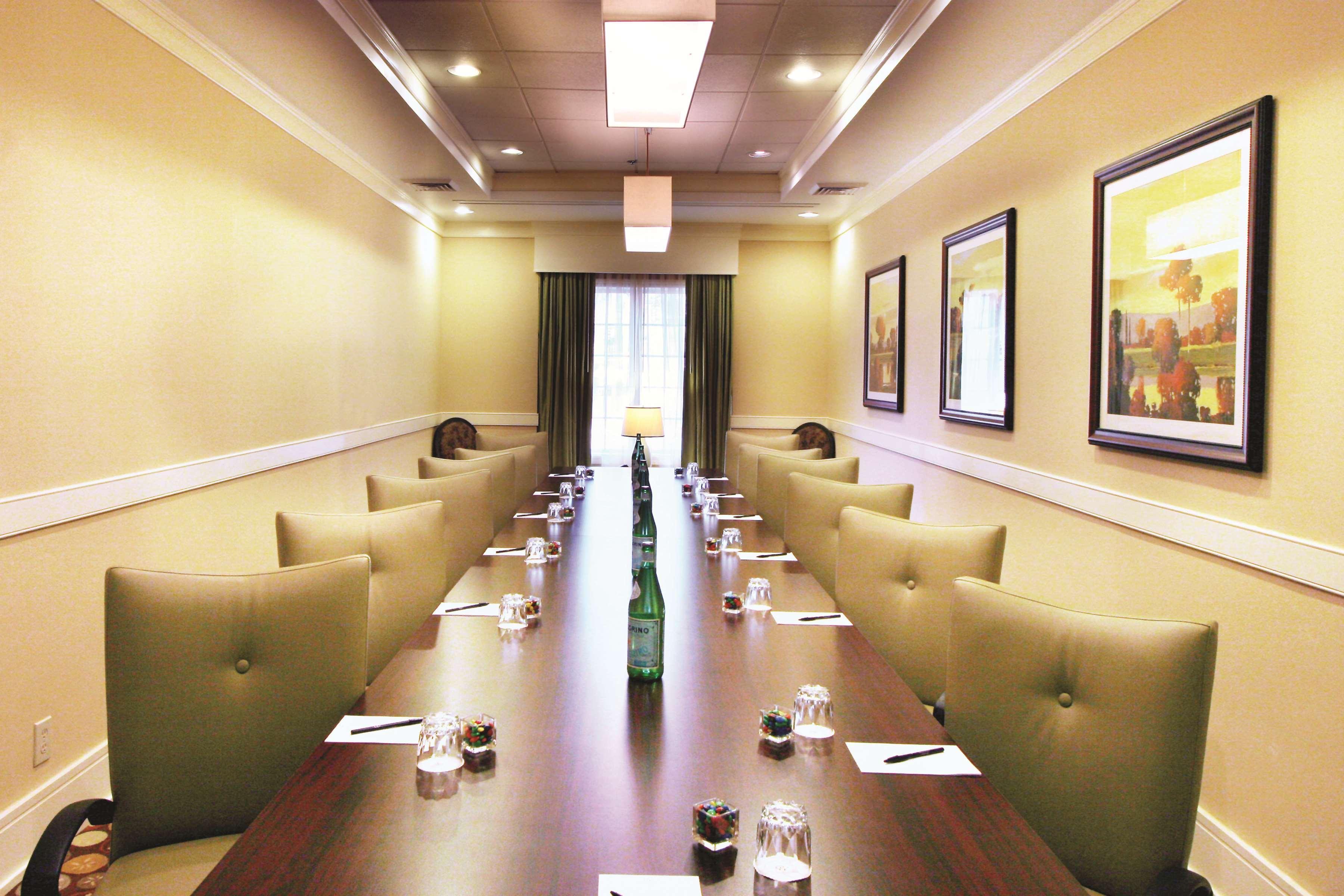 Doubletree Suites By Hilton At The Battery Atlanta Смирна Екстериор снимка