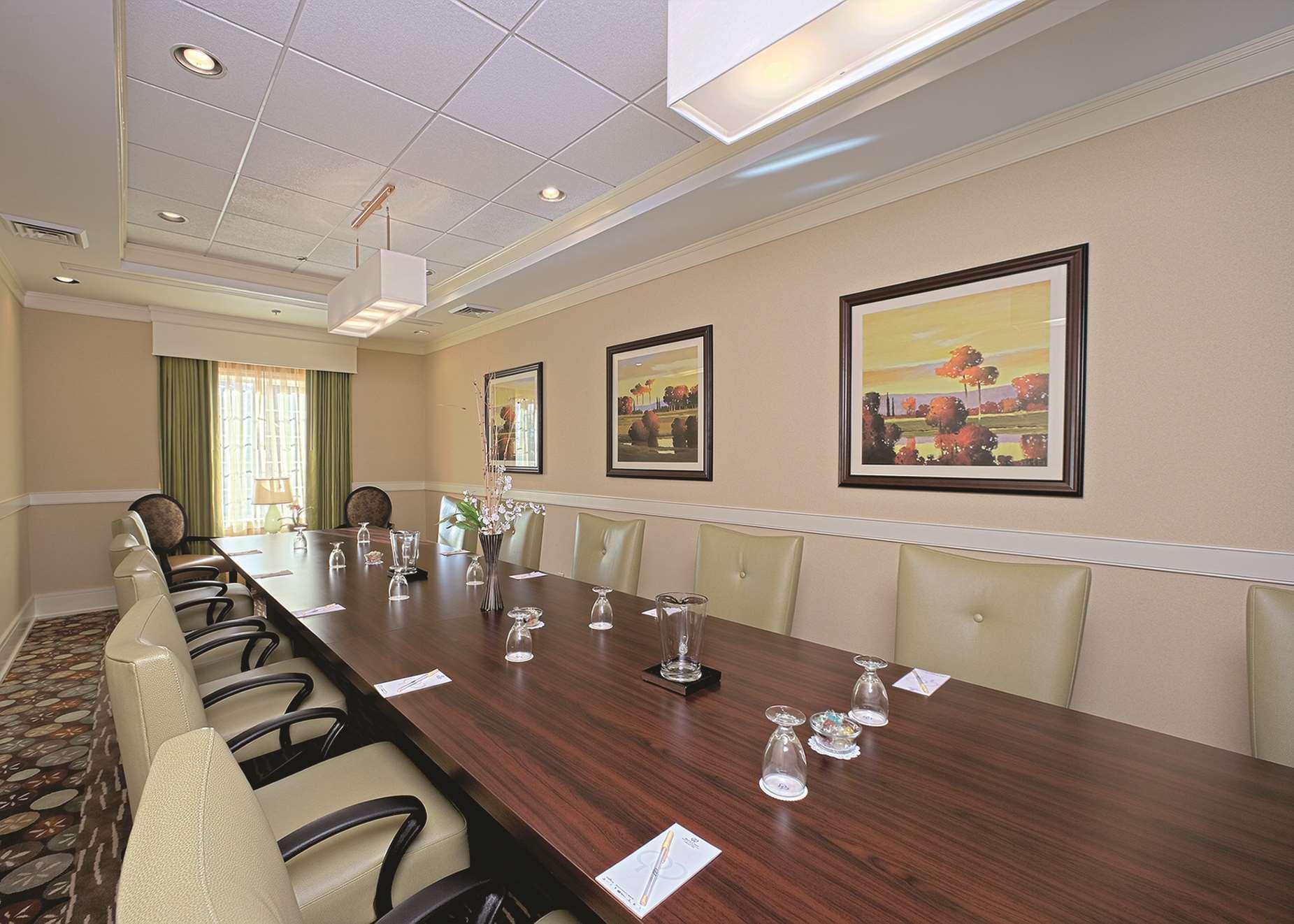 Doubletree Suites By Hilton At The Battery Atlanta Смирна Екстериор снимка