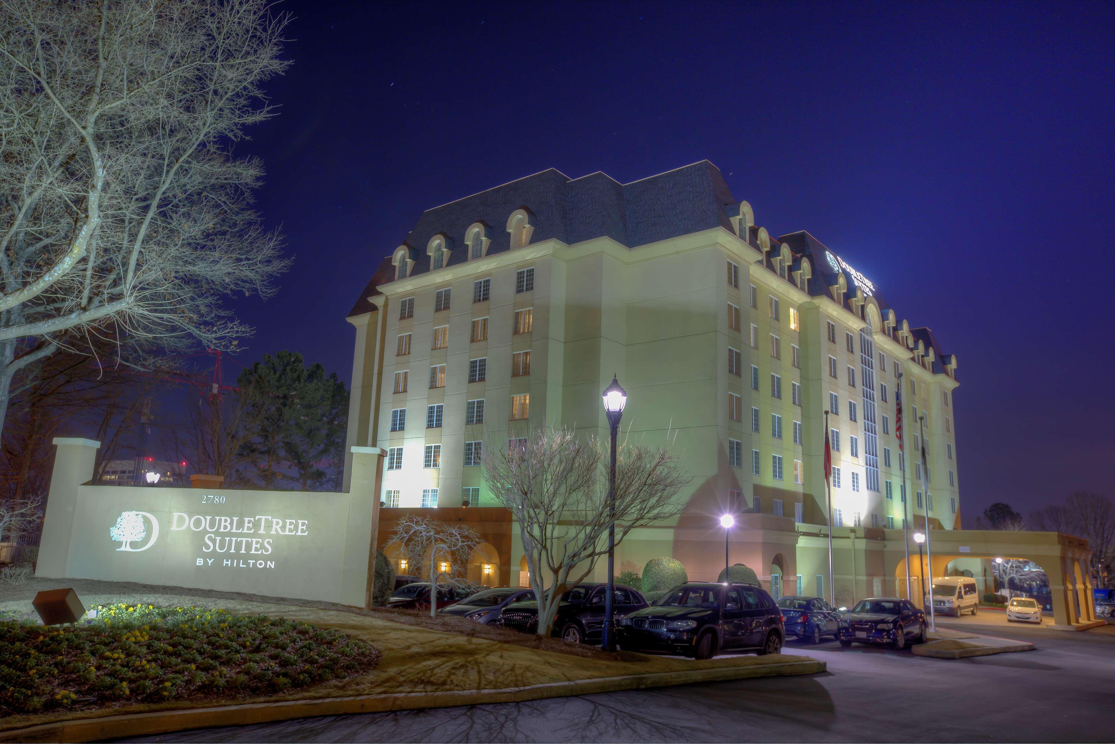 Doubletree Suites By Hilton At The Battery Atlanta Смирна Екстериор снимка