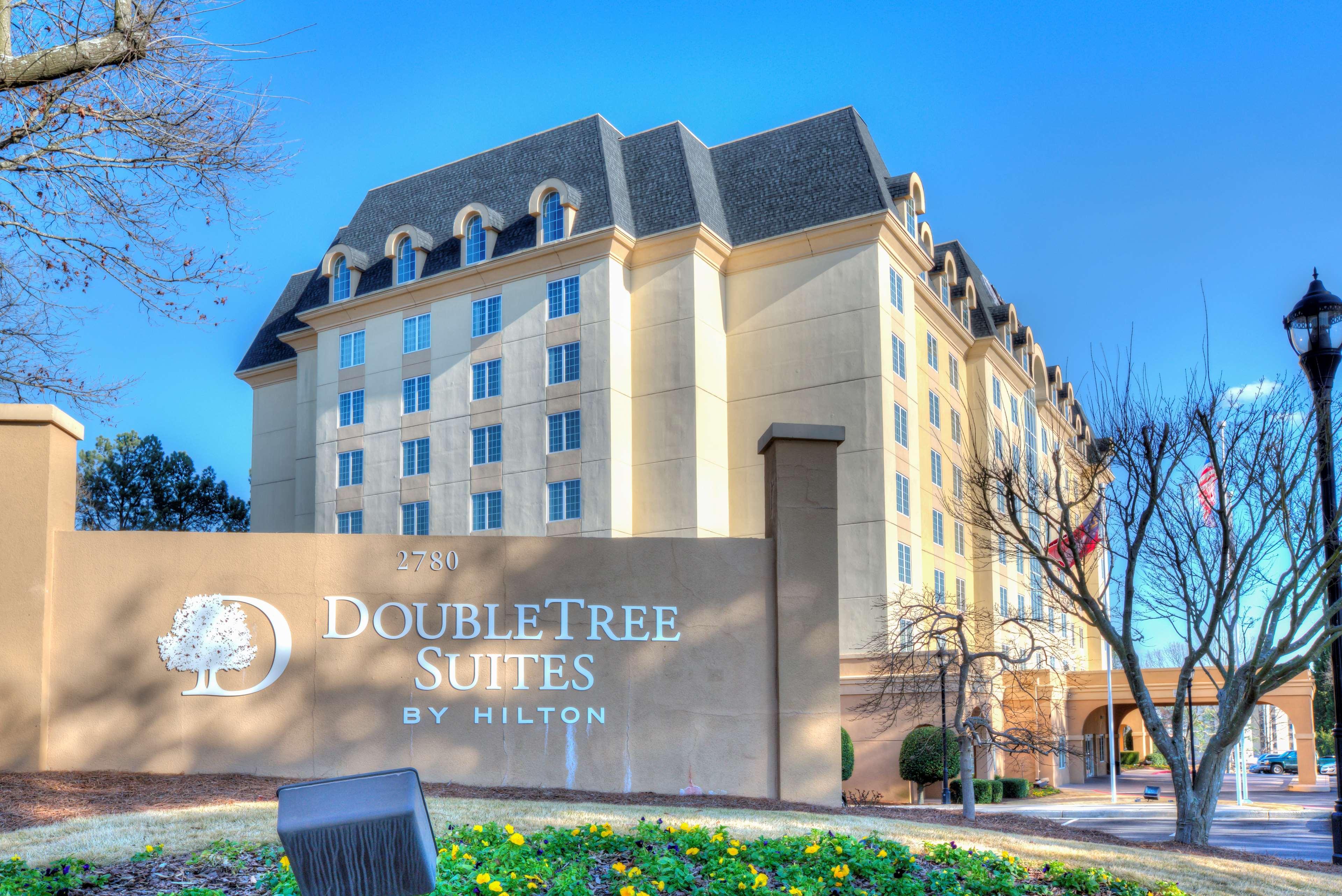 Doubletree Suites By Hilton At The Battery Atlanta Смирна Екстериор снимка