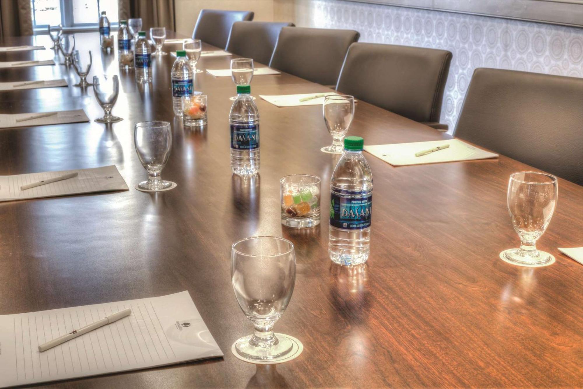 Doubletree Suites By Hilton At The Battery Atlanta Смирна Екстериор снимка