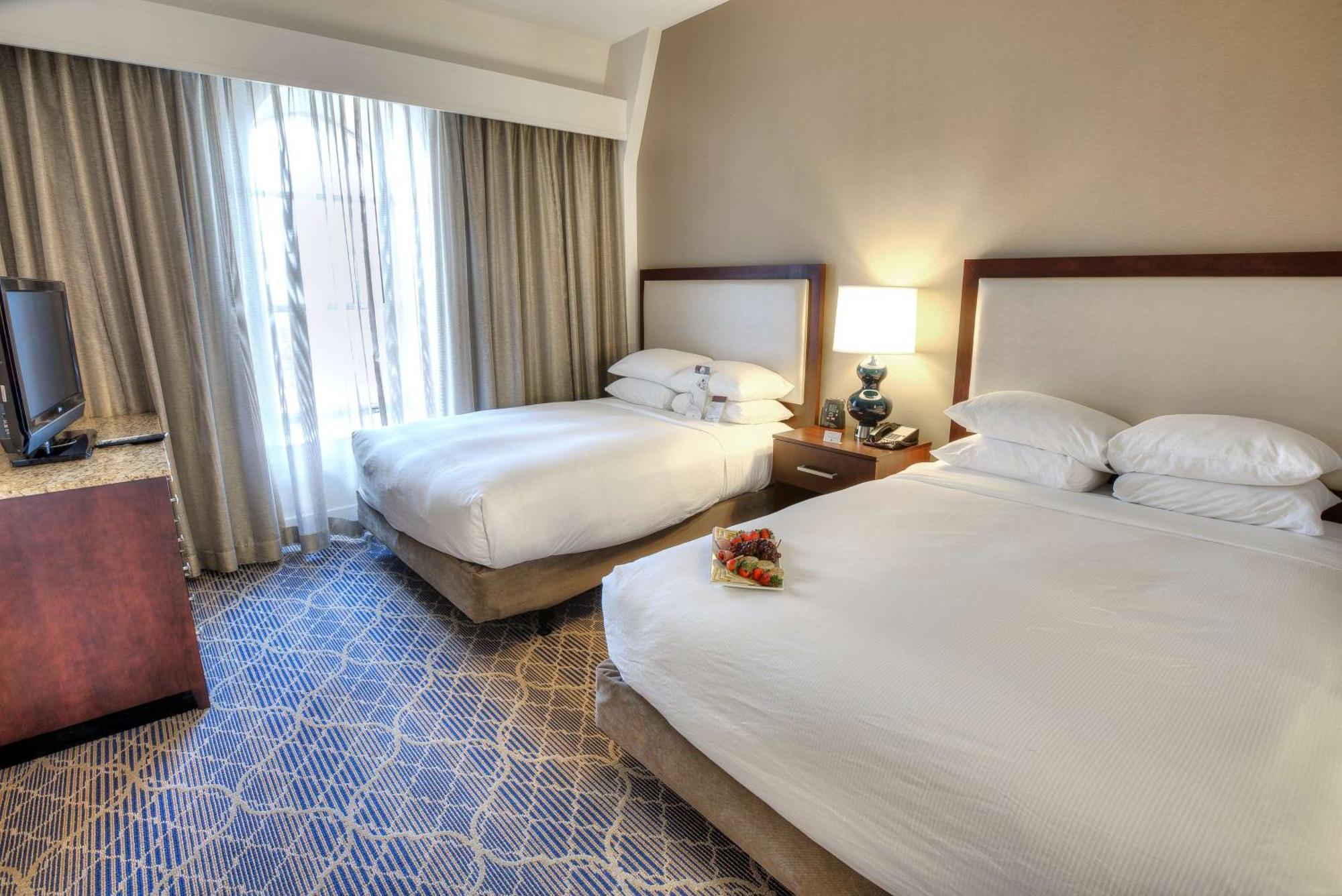 Doubletree Suites By Hilton At The Battery Atlanta Смирна Екстериор снимка