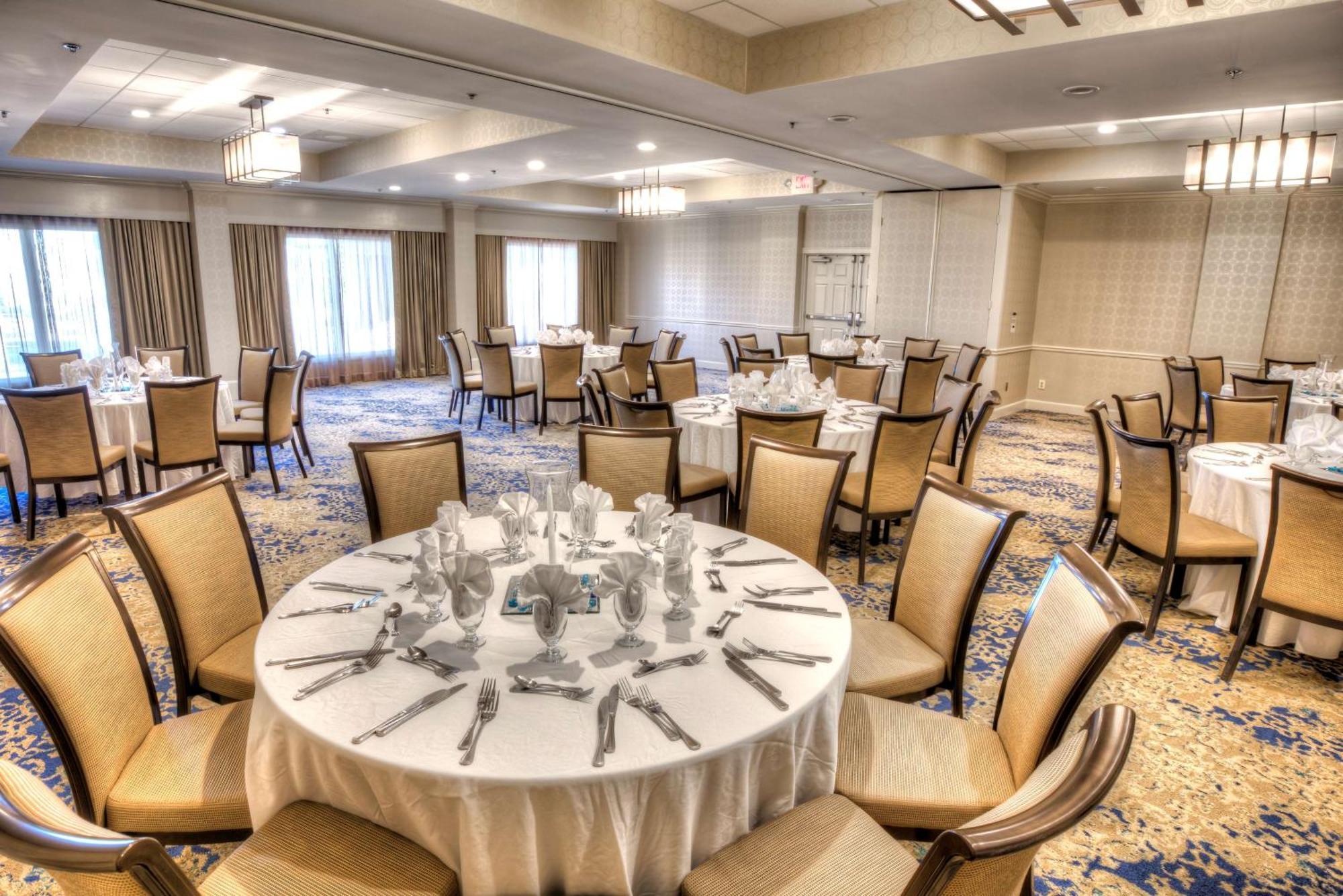 Doubletree Suites By Hilton At The Battery Atlanta Смирна Екстериор снимка