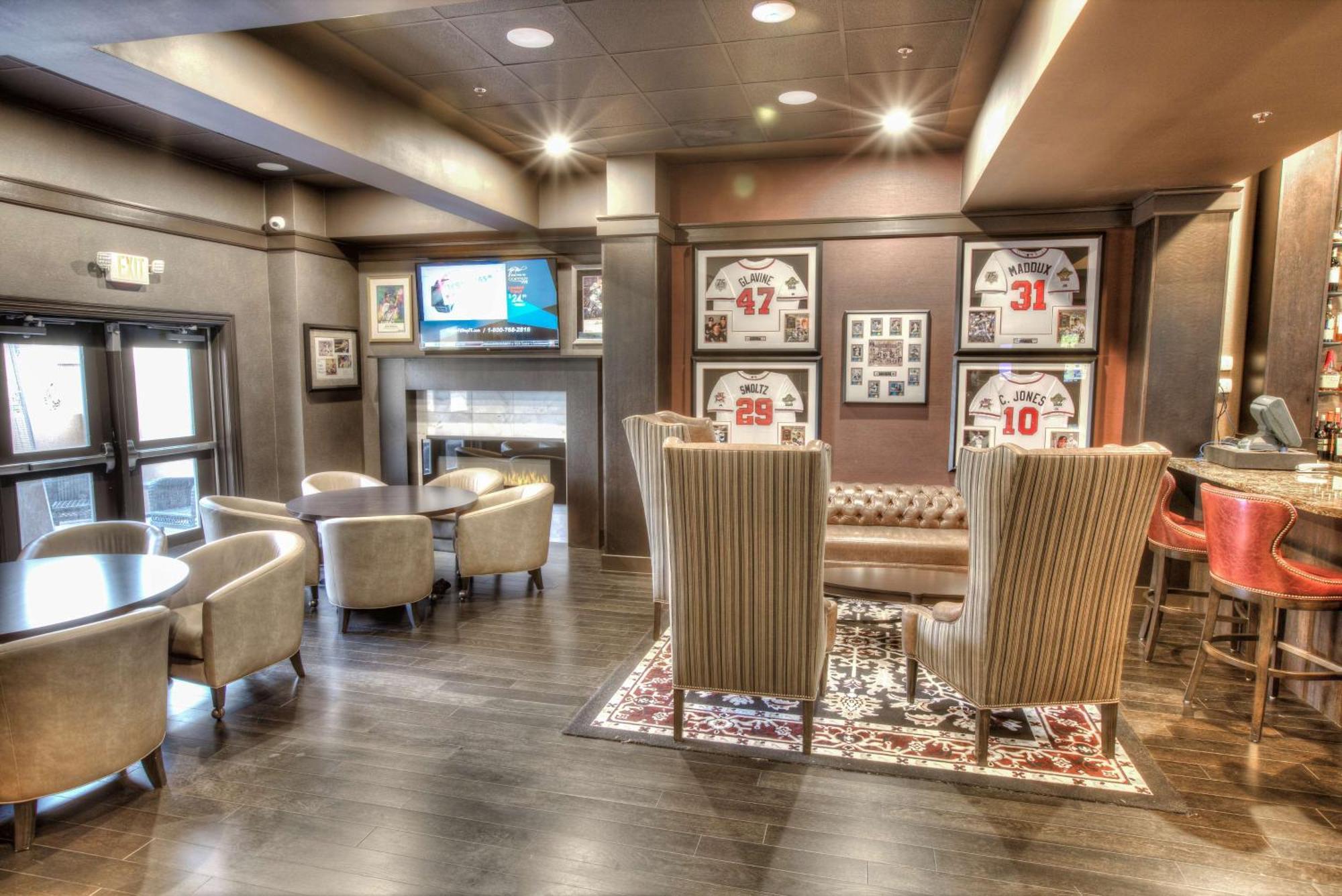Doubletree Suites By Hilton At The Battery Atlanta Смирна Екстериор снимка